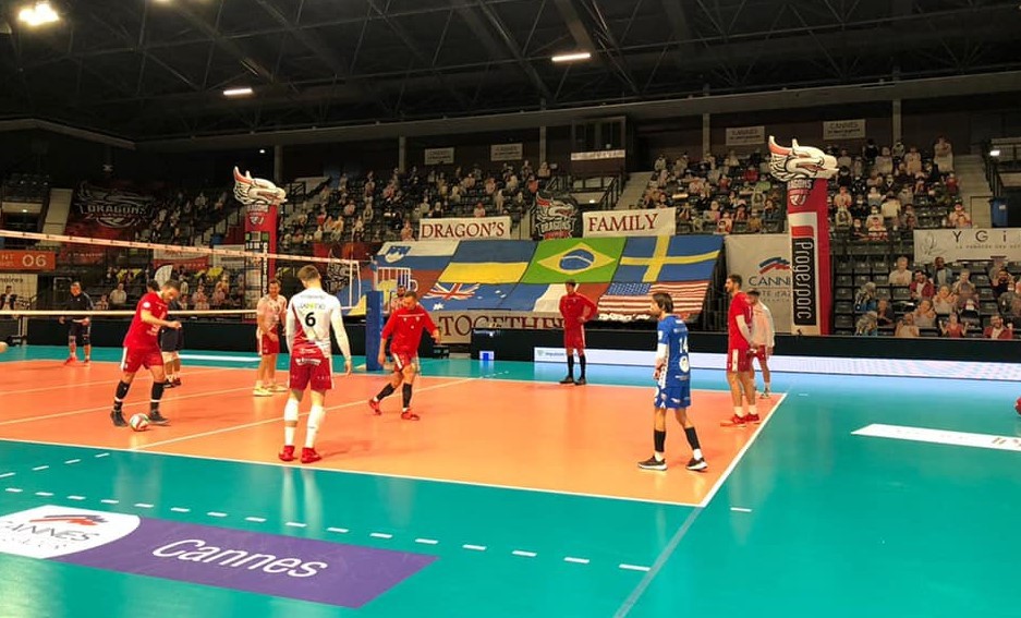 Totems Gonflables AS Cannes Volley